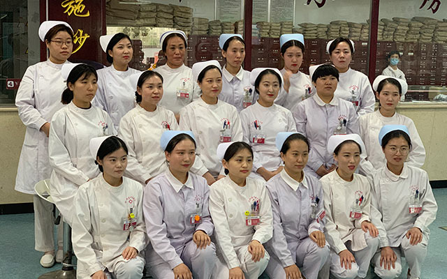 【5.12护士节】球友会注册网(中国区)首页,举办茶话会白衣天使受表彰(图1)