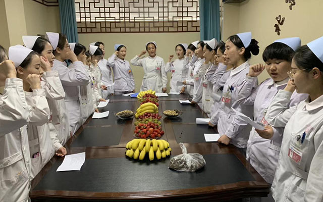 【5.12护士节】球友会注册网(中国区)首页,举办茶话会白衣天使受表彰(图2)