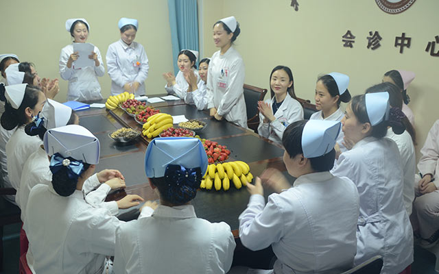 【5.12护士节】球友会注册网(中国区)首页,举办茶话会白衣天使受表彰(图5)
